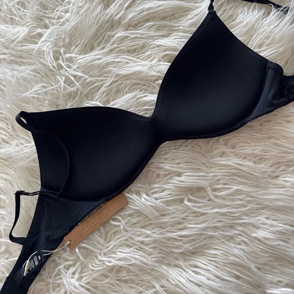 Skims Wireless Form Push up Bra Onyx Size 32D - Picture 8 of 9